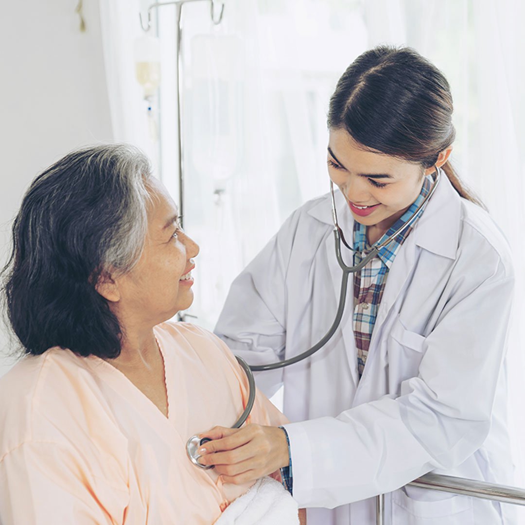 visiting-senior-patient-woman